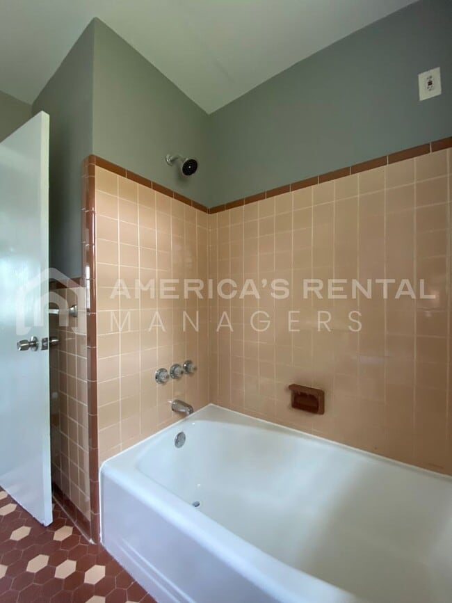 Building Photo - Home for Rent in Birmingham!!! Available t...