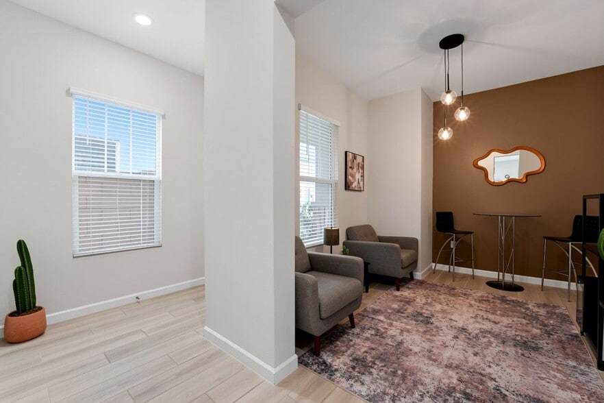 Building Photo - 5036 E Campo Bello Dr
