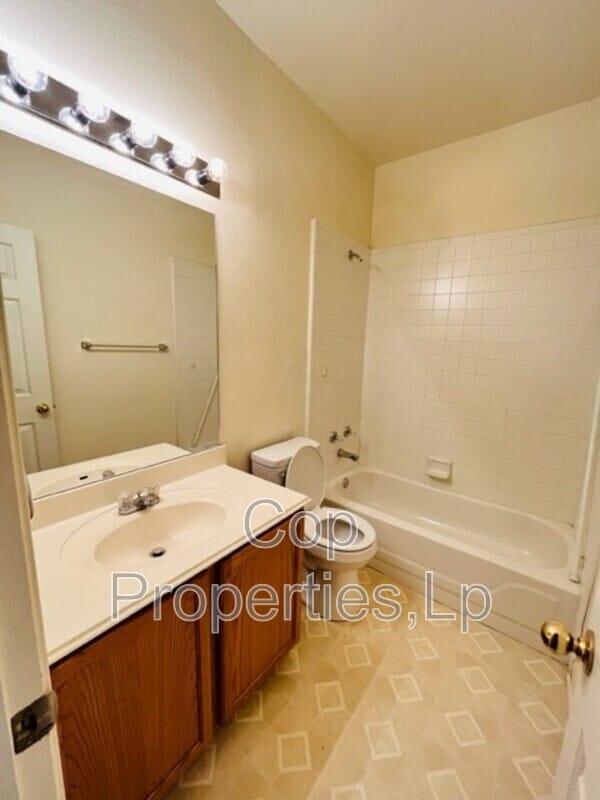 Building Photo - 6239 Parkland Oaks Dr
