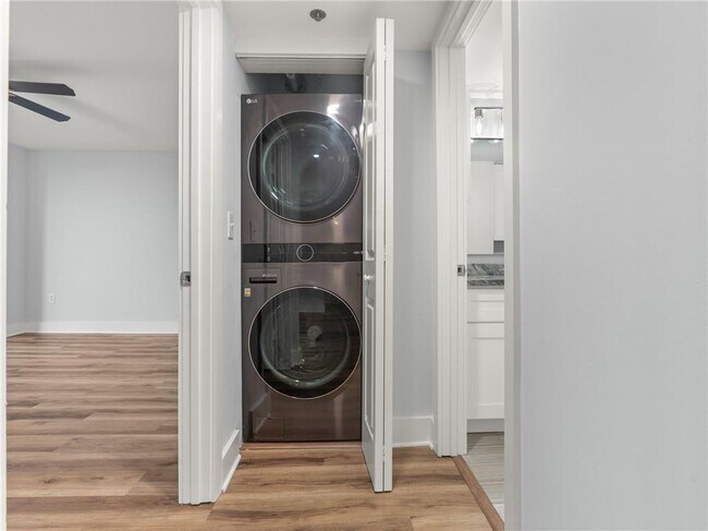 Building Photo - 2870 Pharr Ct S Northwest