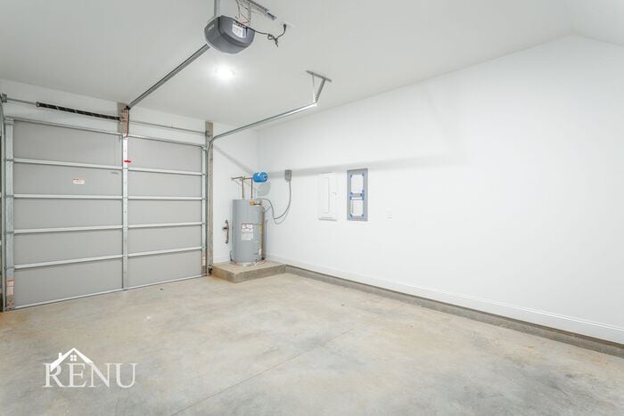 Building Photo - 2341 E 18th St