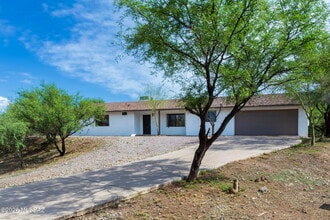 Building Photo - 1081 Paseo Freno