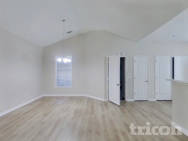 Building Photo - 7802 Bluefin Trail