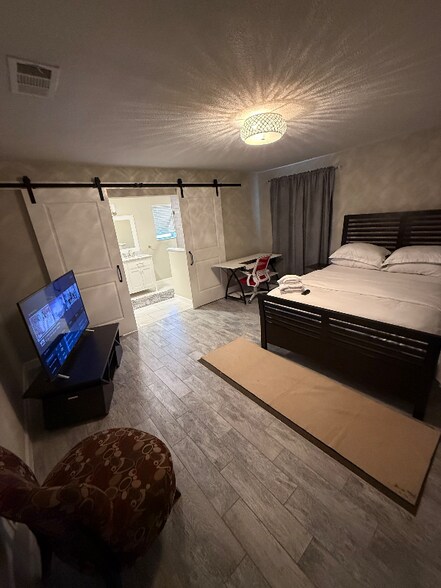 Building Photo - 1504 N Fielder Rd