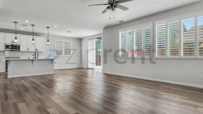 Building Photo - Unit