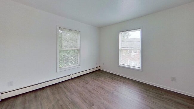 Building Photo - 2-Bedroom at 72 Chesnut St., Norwalk, CT