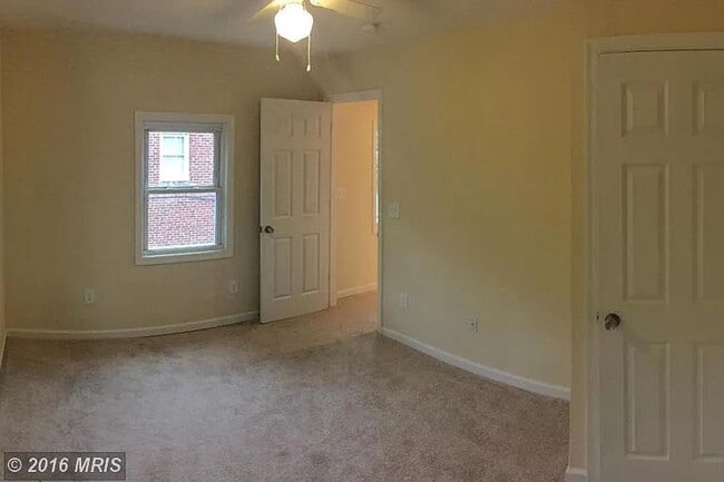 Building Photo - 3 Bedroom 2 Bath in Sparrows Point