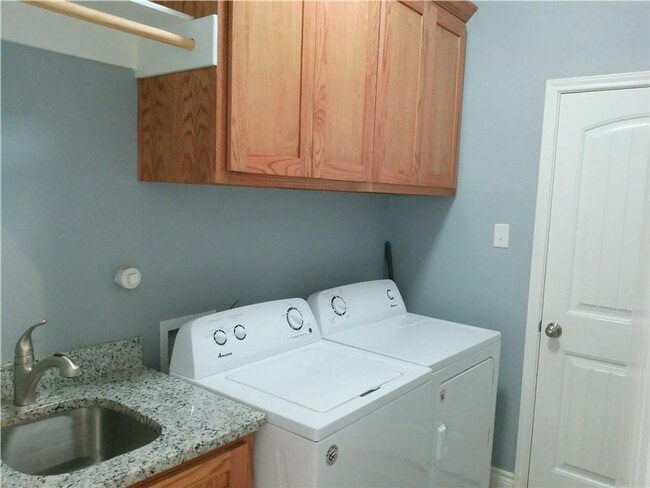 Building Photo - 801 Truk Dr