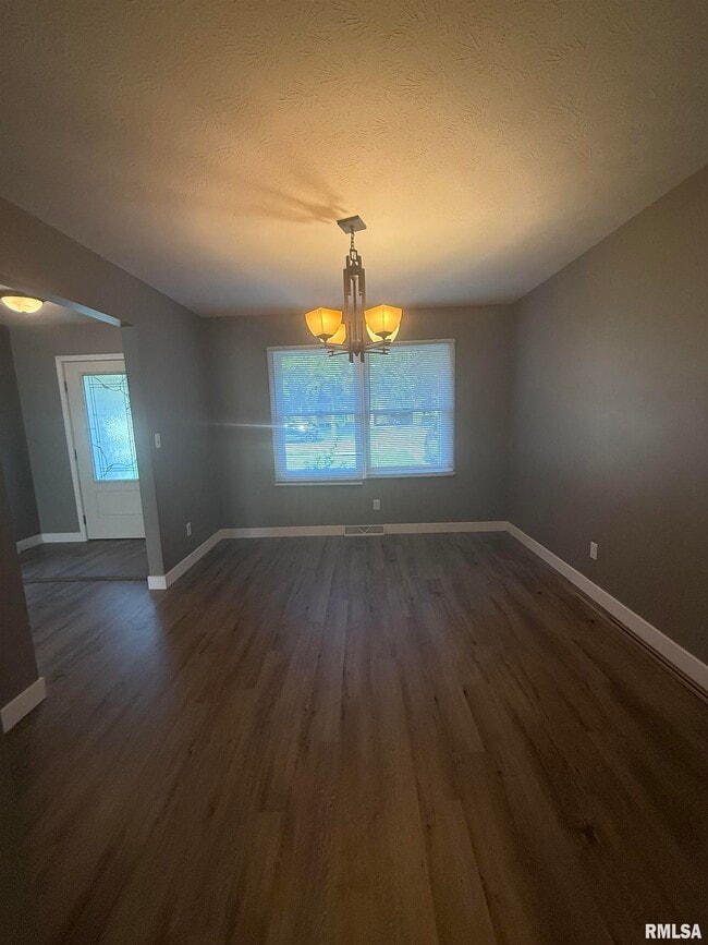Building Photo - 213 Appomattox Dr