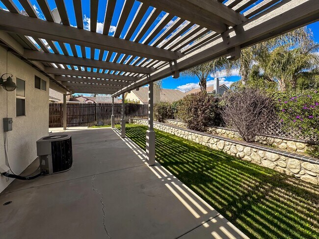 Building Photo - Single family home in Menifee!