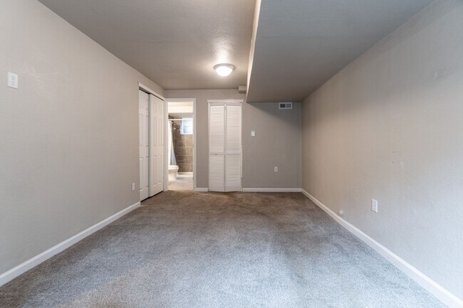 Building Photo - 4030 Baytown Dr