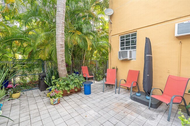 Building Photo - 8200 Harding Ave