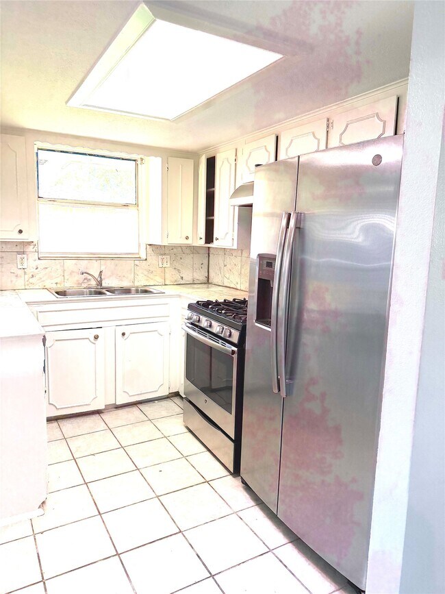 Building Photo - 954 Crestbrook Dr