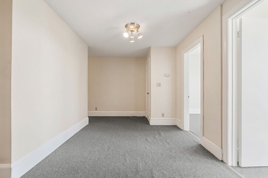 Building Photo - 179 Brighton Ave