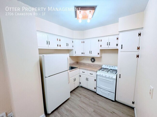 Building Photo - 2706 Cranston Rd