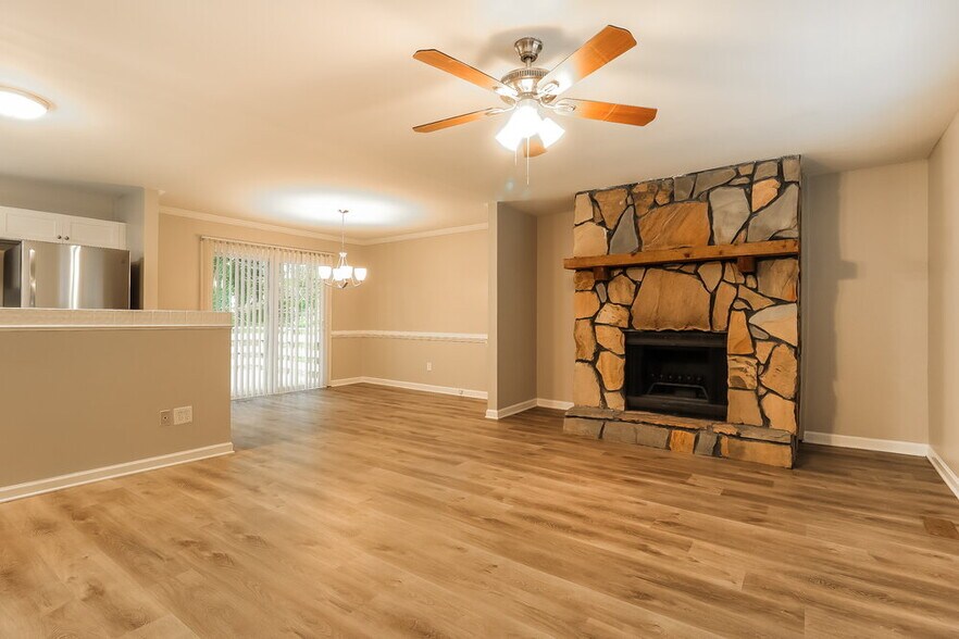Building Photo - 3373 Heatherwood Ln SW
