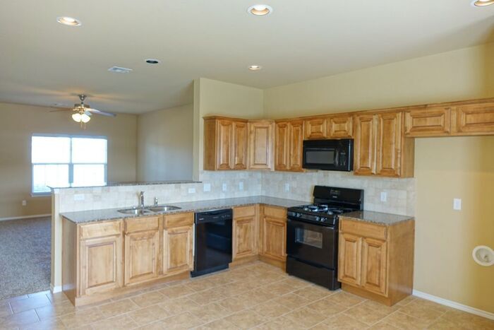 Building Photo - 7305 Prairie Twyne Dr