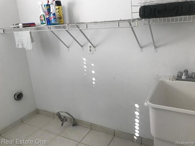 Building Photo - 37147 Evergreen Dr