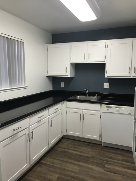 1 bdrm - Regency Square Apartments