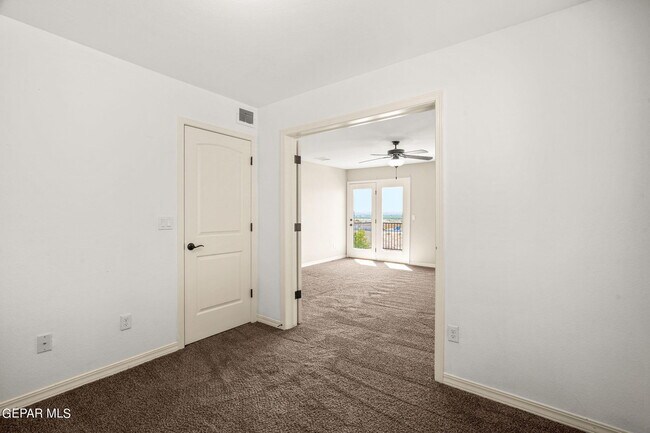 Building Photo - 7877 Enchanted View Dr