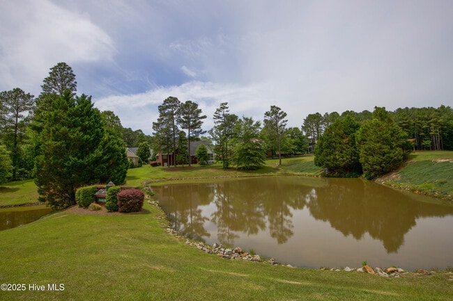 Building Photo - 104 Pine Hawk Dr
