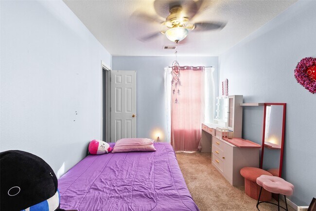 Building Photo - 16882 Blackberry Lily Ln