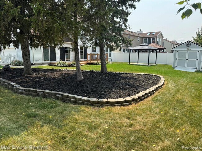 Building Photo - 35865 Ashford Dr