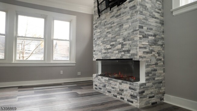 Building Photo - 65 Poe Ave