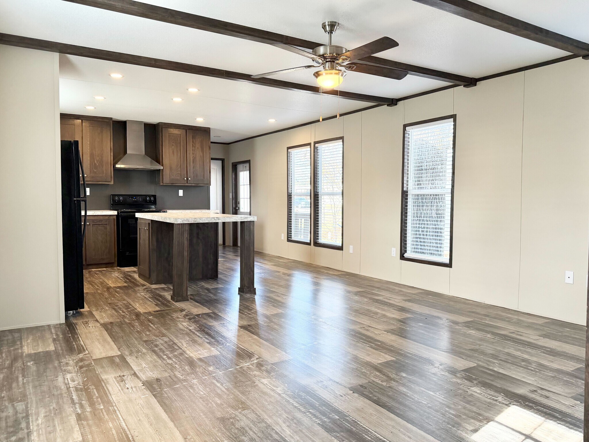 Building Photo - 117 Betty St