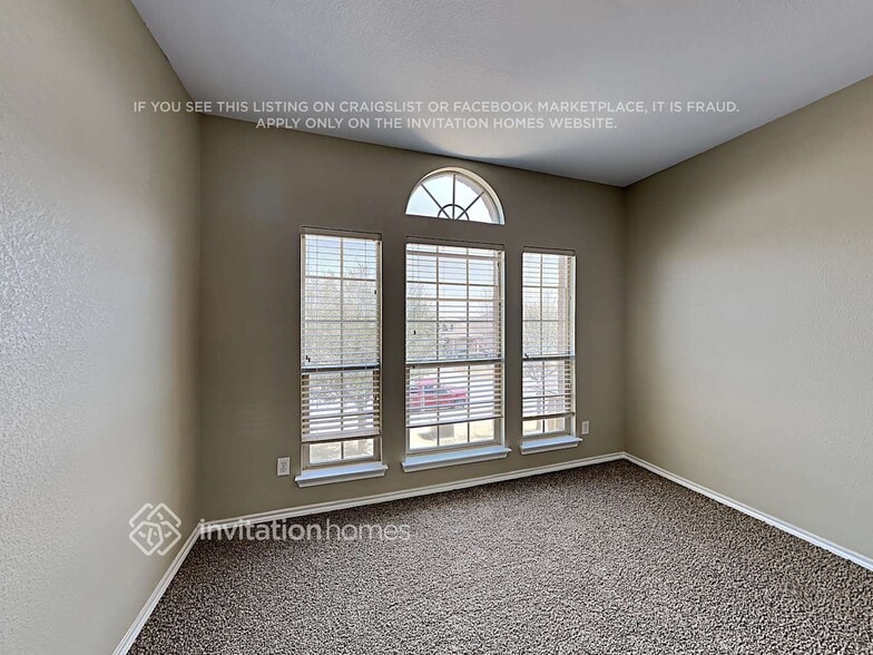 Building Photo - 2222 Whitney Dr