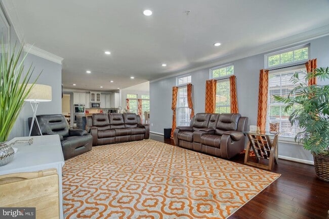 Building Photo - 8314 Sunnybrook Ct