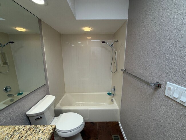 Building Photo - 2 Bedroom Single Story Home Available Near Paseo Del Norte Blvd NE & Wyoming Blvd NE!
