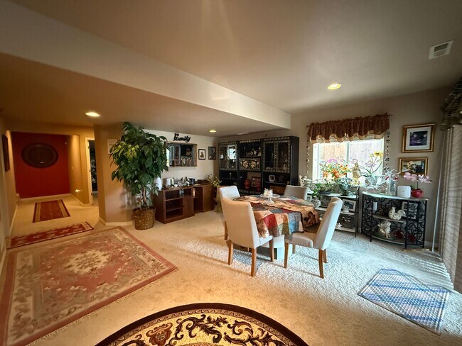 Building Photo - 6 Bed 4 Bath Home with 4,913 Sqft Near Peterson Space Force Base & Schriever Space Force Base!!!