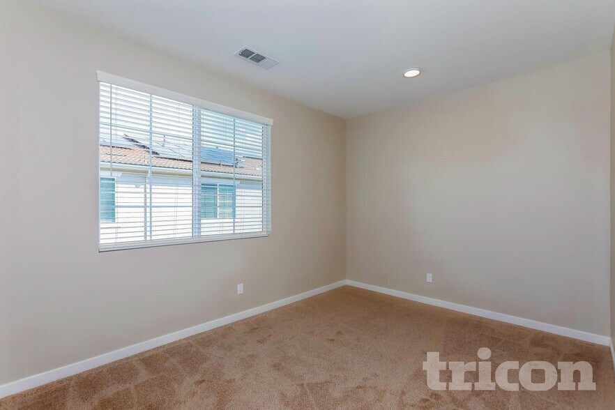 Building Photo - 24946 Vermijo Ct