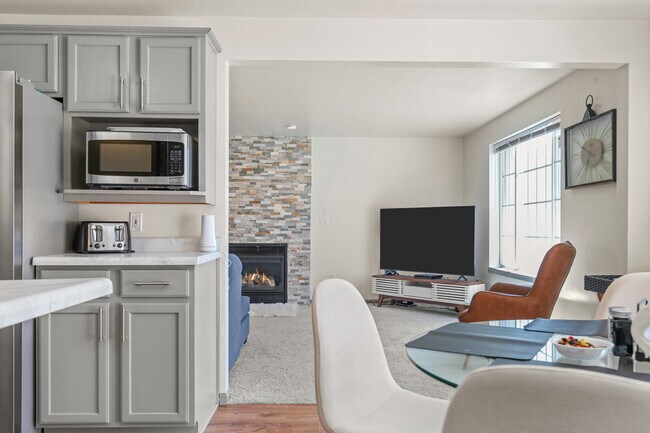 Building Photo - 1893 N Margaret St