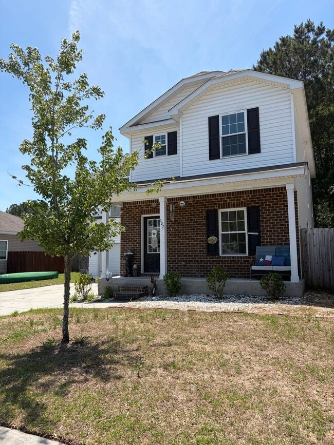 Building Photo - AVAILABLE NOW! (Pet Friendly)