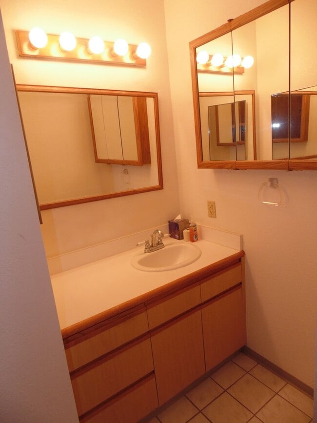 Building Photo - 1761 Maiha Pl