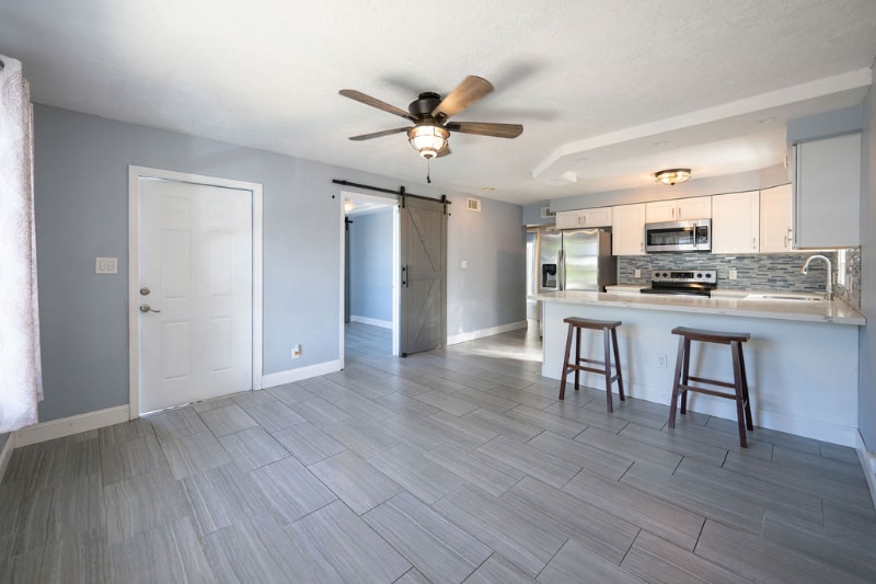 Building Photo - 902 NE 34th St