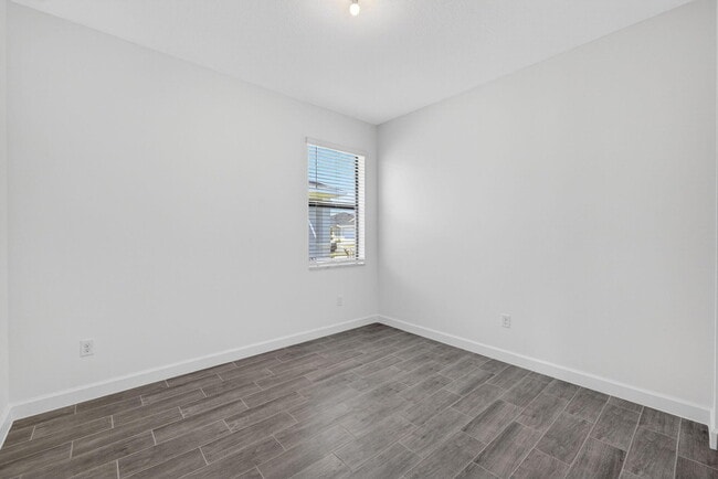 Building Photo - 10644 NW Wilgrove Lane