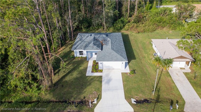 Building Photo - 3905 Barbarossa Ave