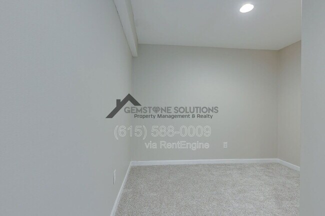 Building Photo - 2704 Orleans Dr