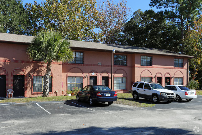 Building Photo - Woodcrest Townhomes