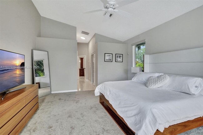 Building Photo - 2922 Medinah