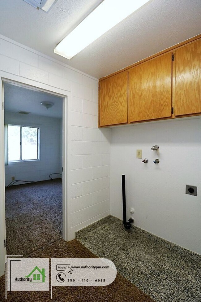Building Photo - 6153 Verde Vale Ct
