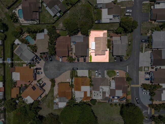 Building Photo - 11600 SW 33rd Terrace
