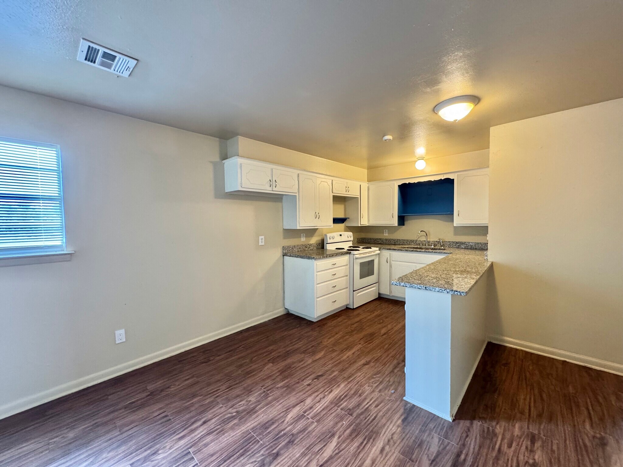 Building Photo - 444 Babb Dr