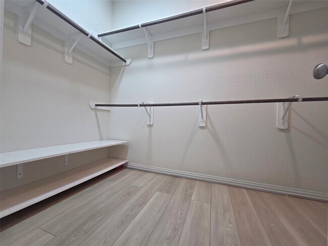 Building Photo - 28137 Aspen Horizon Dr