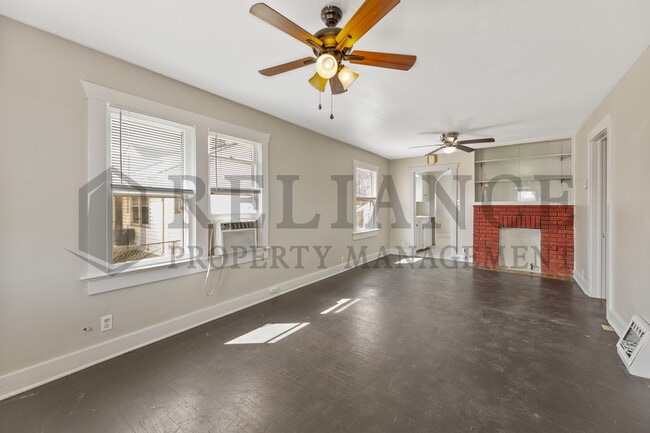 Building Photo - 1011 S Marys Dr