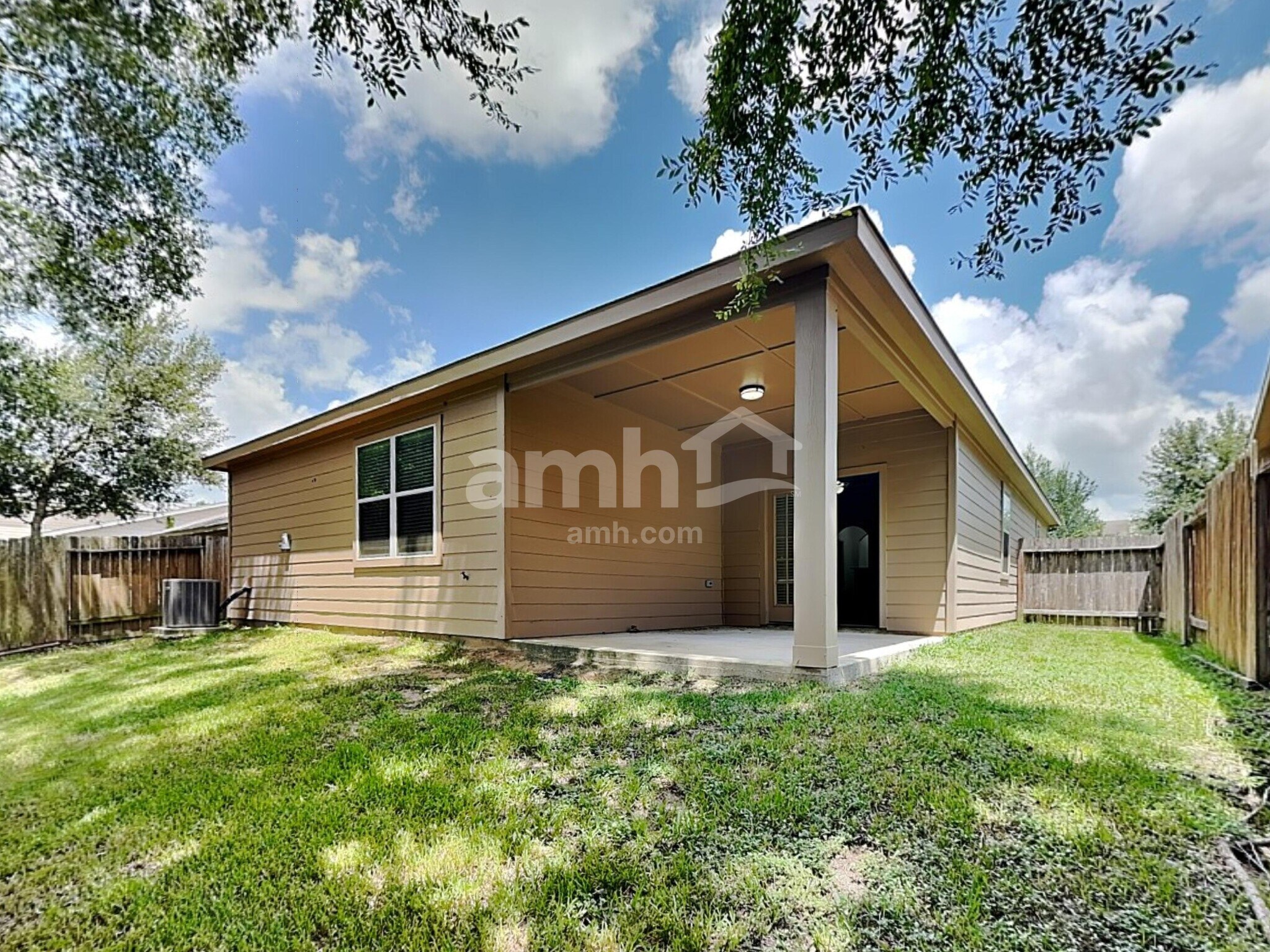 Building Photo - 2037 Vanamen Ct