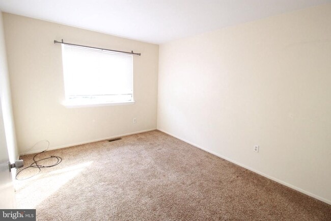 Building Photo - 12 Coriander Dr